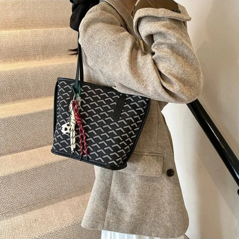 

Printing Attractive Modern Ladies Portable Elegant Practical Underarm Campus Style New Model In 2025 Female Bag