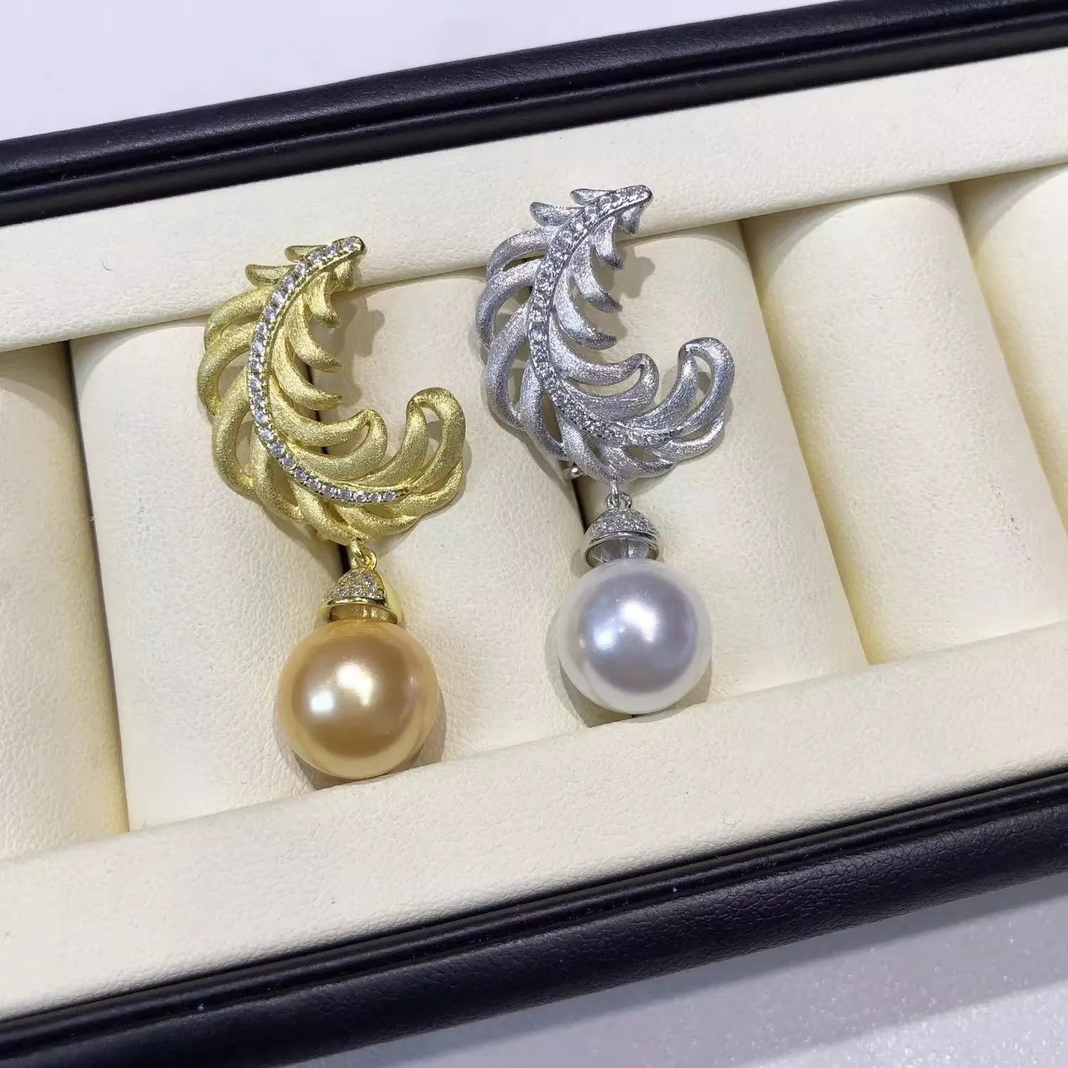 

MeiBaPJ 10mm Natural Nearround Pearl Feather Drop Pendant Necklace 925 Sterling Silver Holder Fine Wedding Jewelry for Women