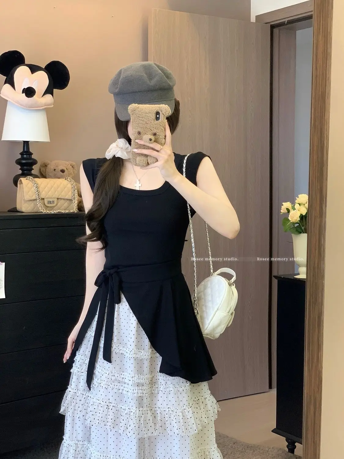 เอวแคบผู้หญิงเสื้อTอเนกประสงค์อารมณ์บินแขนเสื้อยืดฤดูร้อน 2025 สีทึบสแควร์คอด้านบน