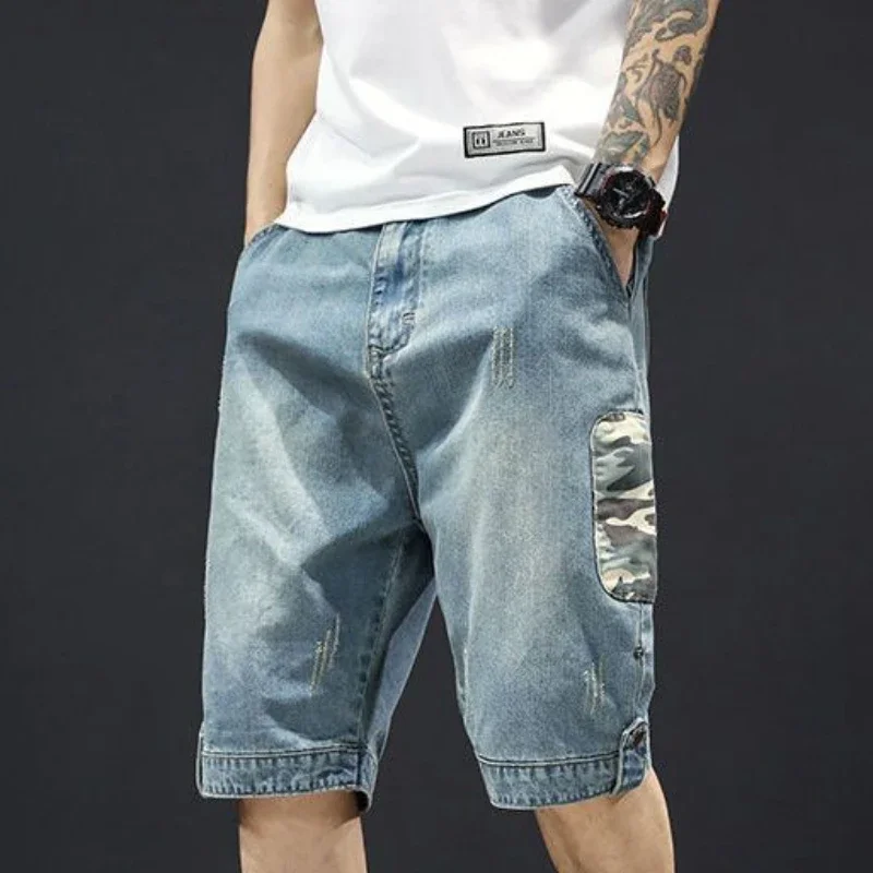 Shorts jeans até o joelho masculino, jeans curtos, calça camuflada, selvedge longo, tendência meio-estilista de cowboy, largo luxo, fino, 2024