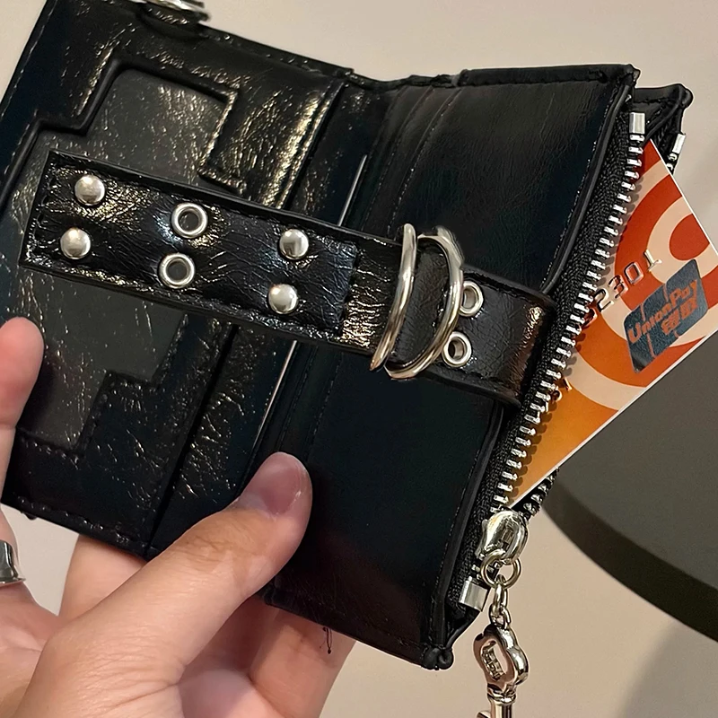 Modische koreanische Y2k-Leder-Geldbörse mit Nietenverzierung, Kartenhalter, einfache einfarbige Geldbörse mit Reißverschluss, multifunktionale Aufbewahrungstasche für Damen. – Detail 2
