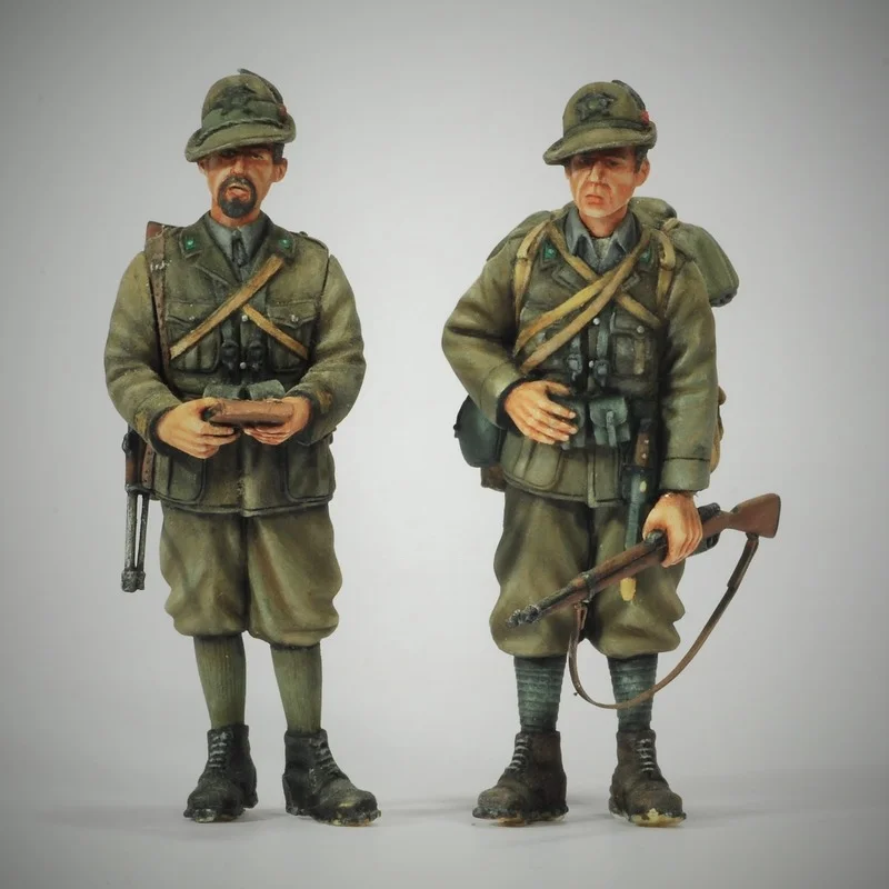 1/35 Scale Resin Figure Model Kit Scene Layout Alpini Commander and Private 2 Persons Unassembled and Unpainted DIY Toys