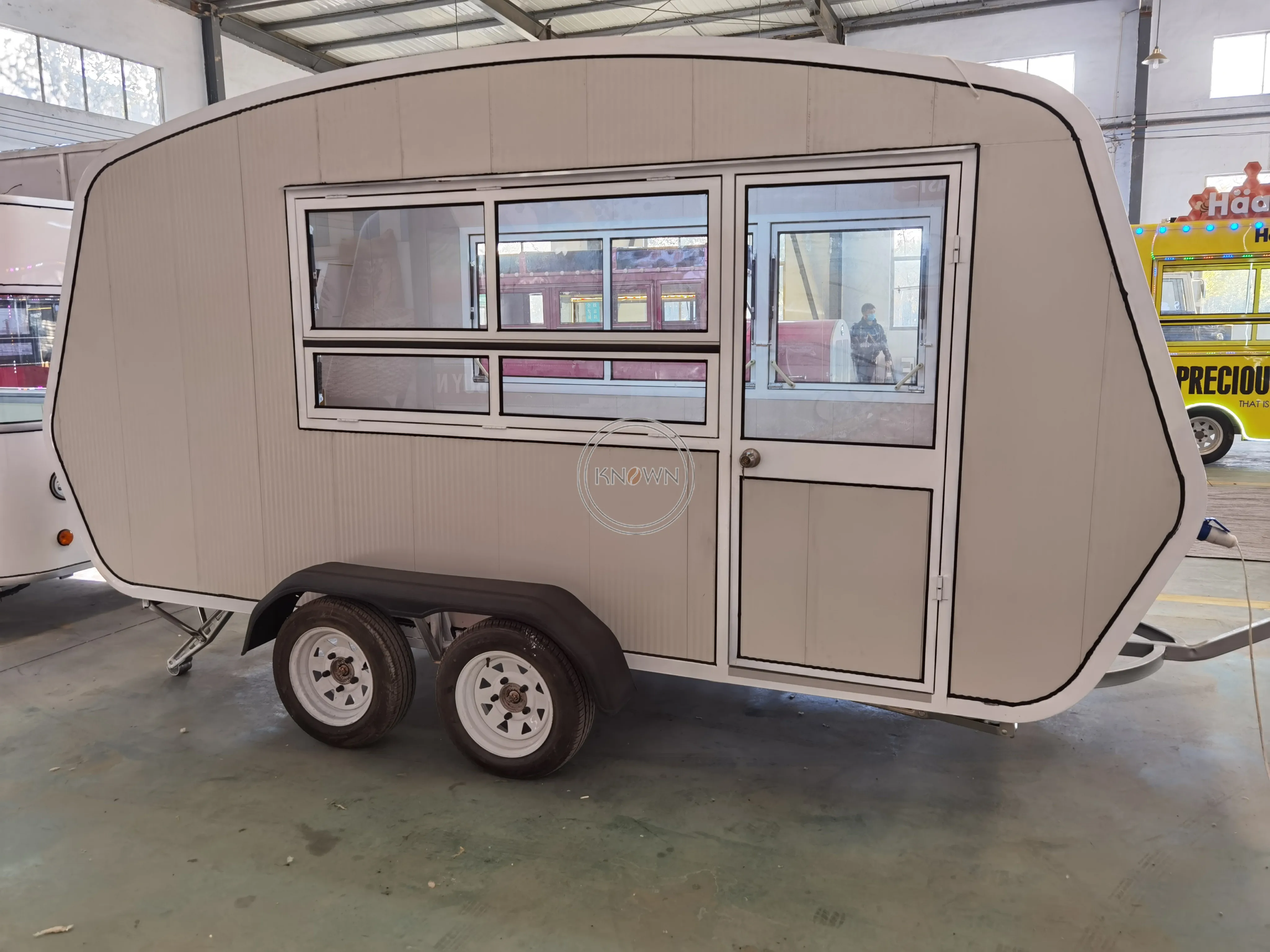 18 قدم Trailers مقطورة الغذاء مجهزة بالكامل المحمول المطبخ الوجبات السريعة مقطورة شاحنة الآيس كريم بيع عربة