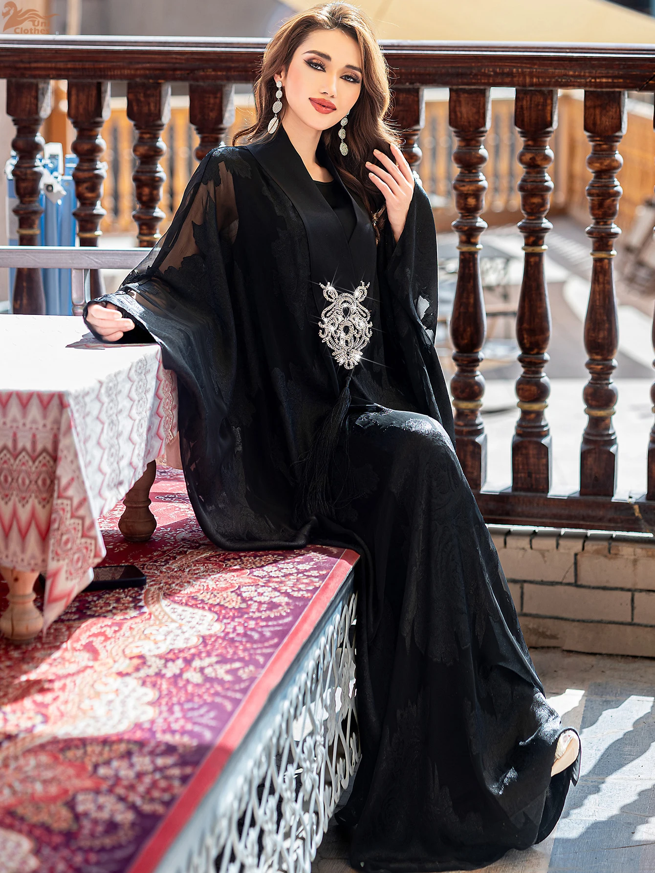 Di lusso Ricamato Nero Jacquard Nappe Abaya Elegante Abito Donna Abito Musulmano Dubai Caftano Kimono Kebaya Marocain Femme Caftano