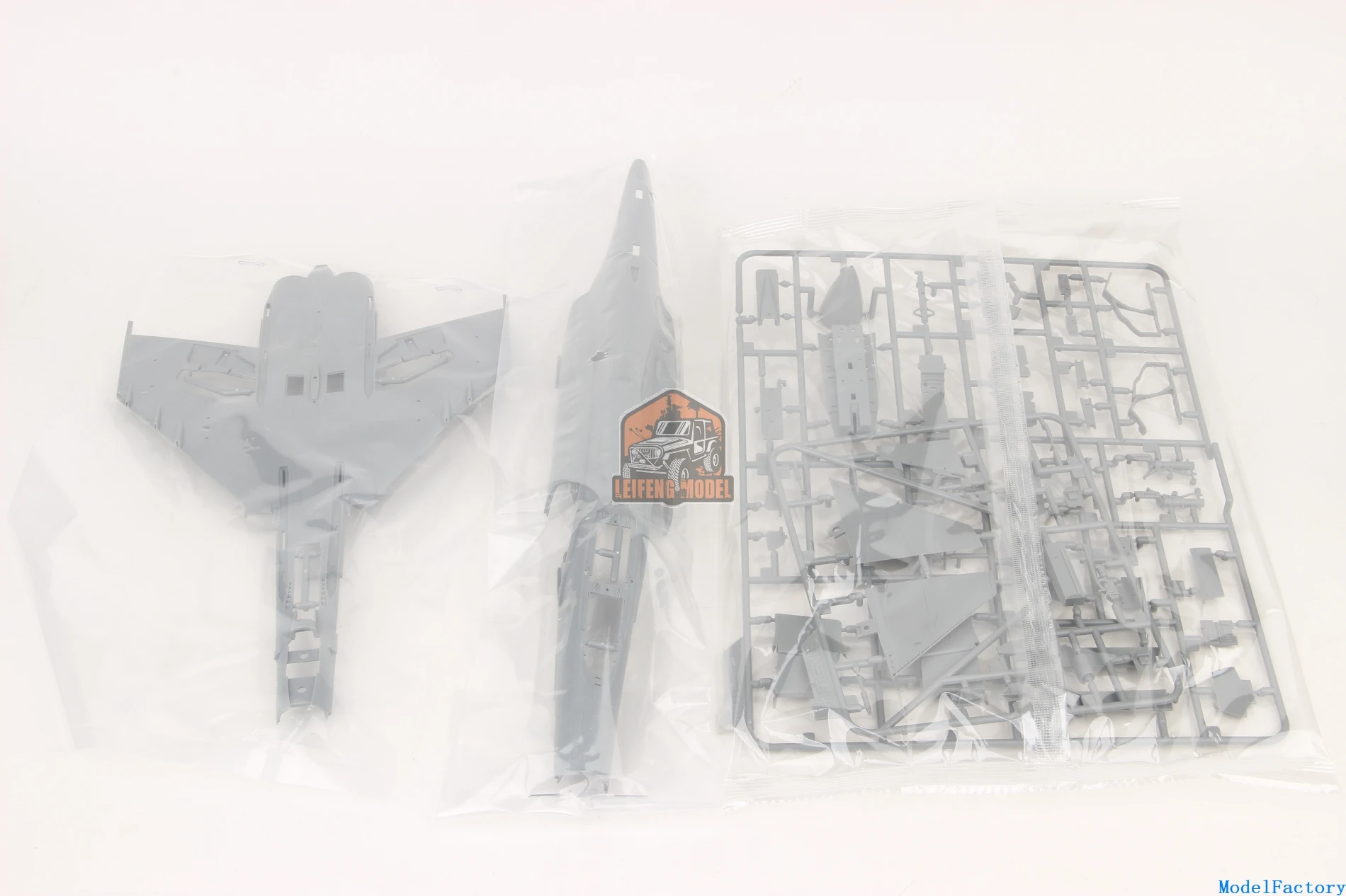 Meng  LS-017 1/48 F-4E Phantom II - Scale Model Kit