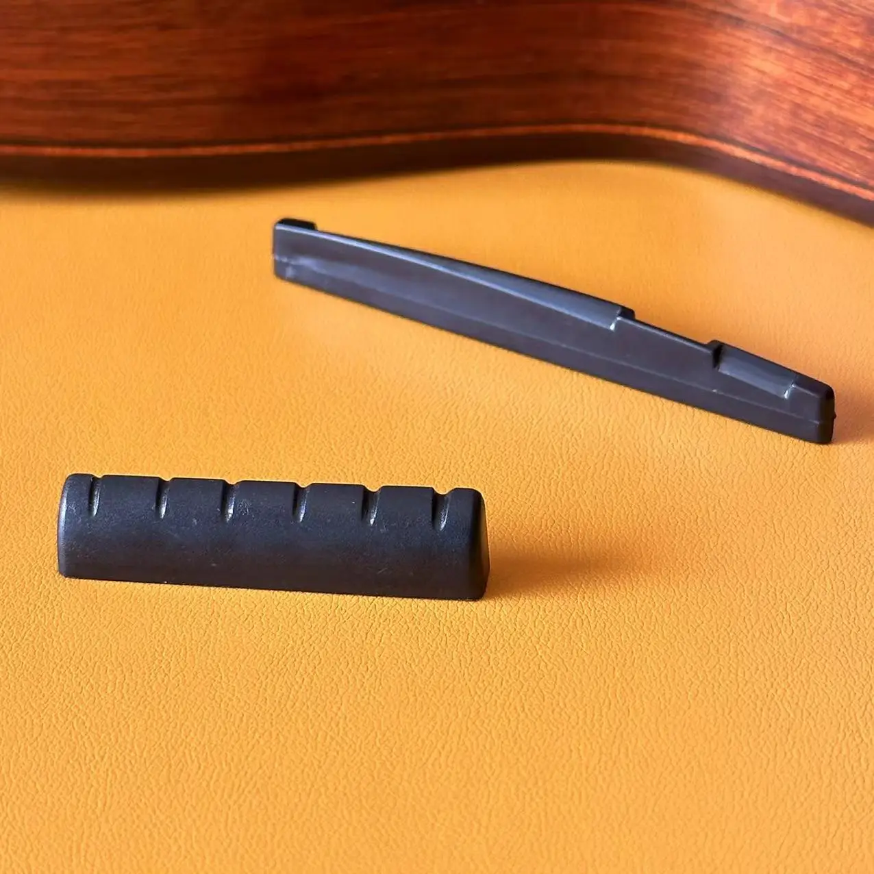 Stegset aus Palisander für Akustikgitarre mit Stiften, Mutter und Sattel, obere untere Saitenkissen für Folk-/Klassiker-/Uku-Gitarrenzubehör – Detail 14