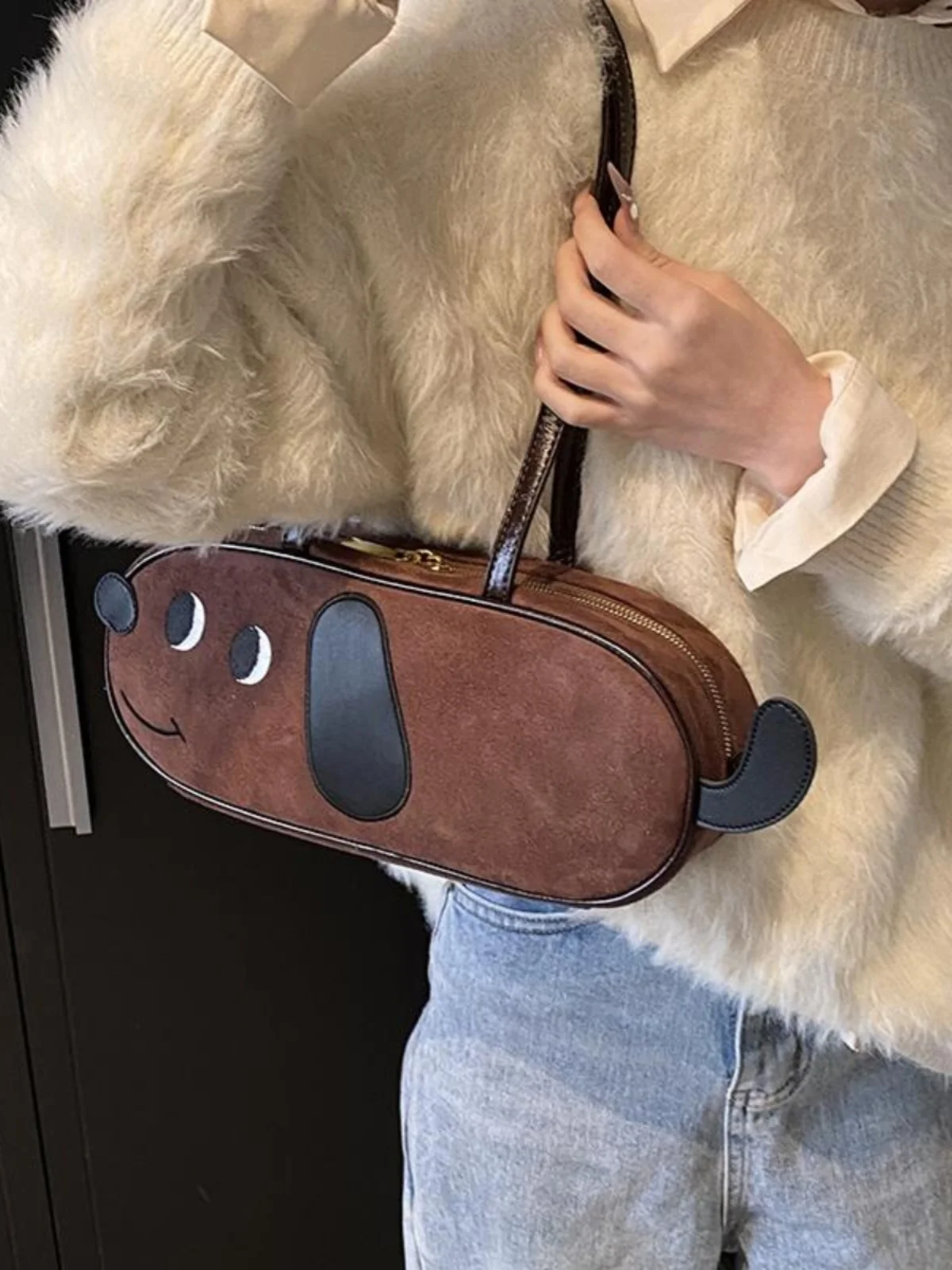 

Модная женская сумка через плечо с матовым покрытием, новинка 2025, маленькая сумка для собачьего хлеба с французским хлебом, осенняя модная сумка на одно плечо...