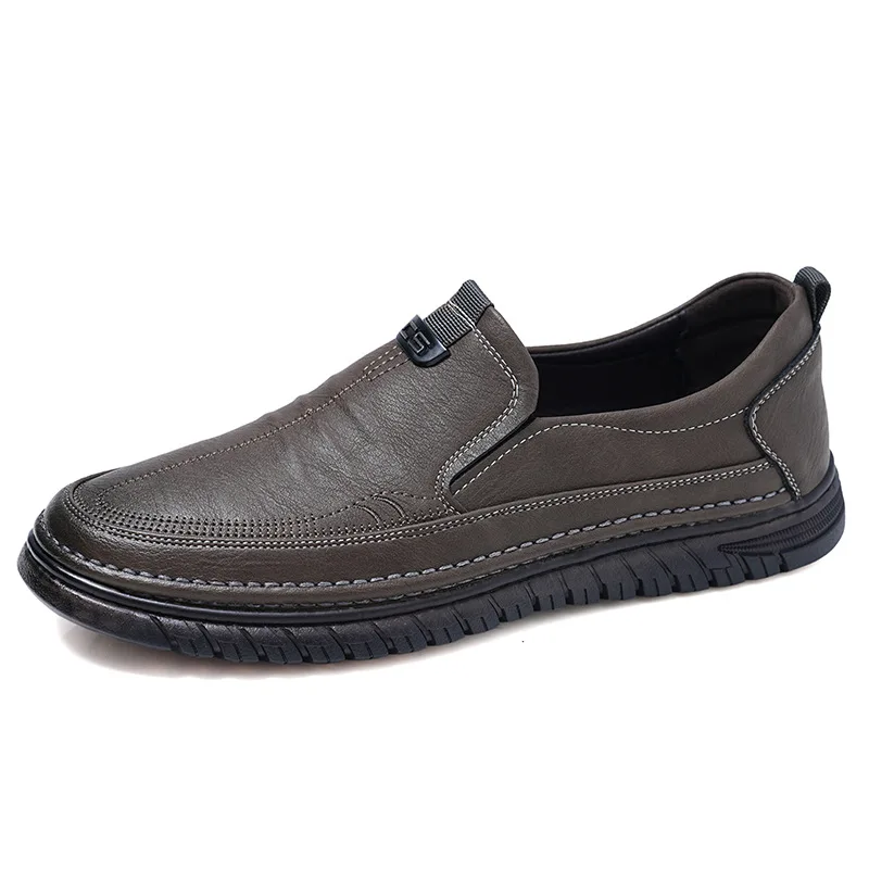 

Korean Solid Color Big Size Loafers for Men Fashion Casual New Designer Light Driving Shoes Male Soft Sole Leather Shoes Man