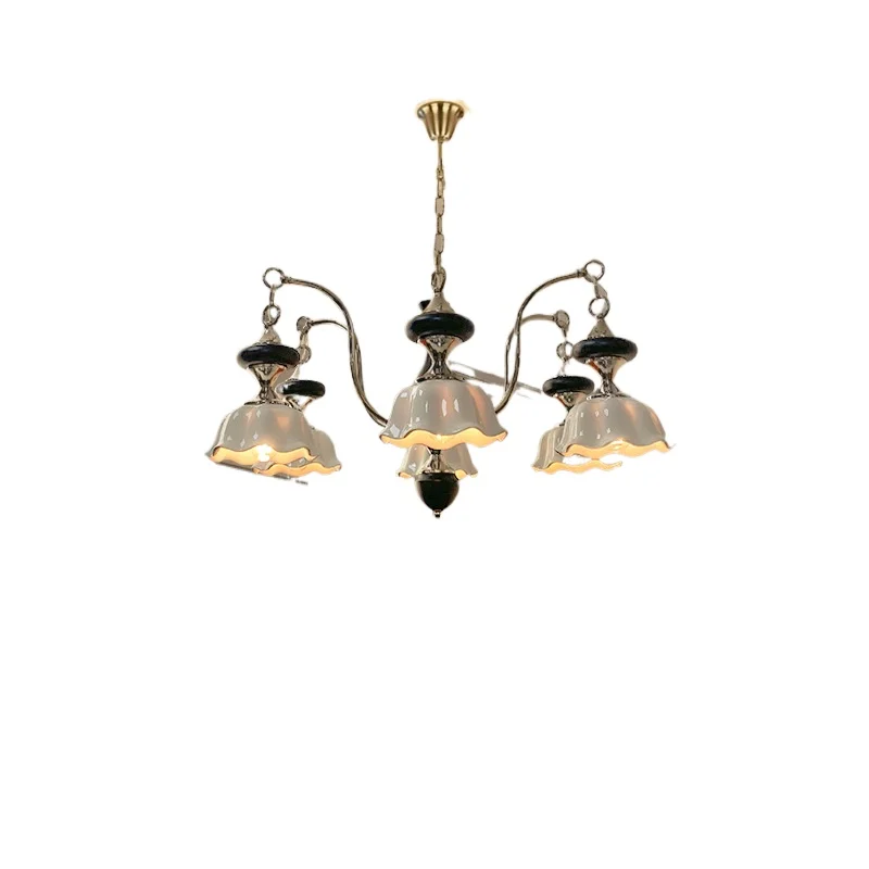 

European modern simple living room chandelier Nanyang style French retro style villa headlight