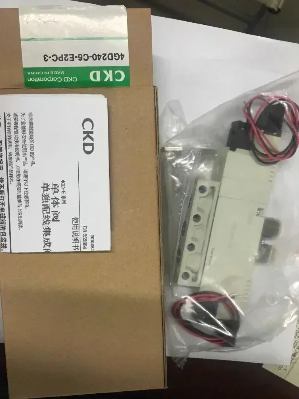 Válvula solenoide CKD 4GD240-EC2/4GD240-C6-E2PC-3 nueva