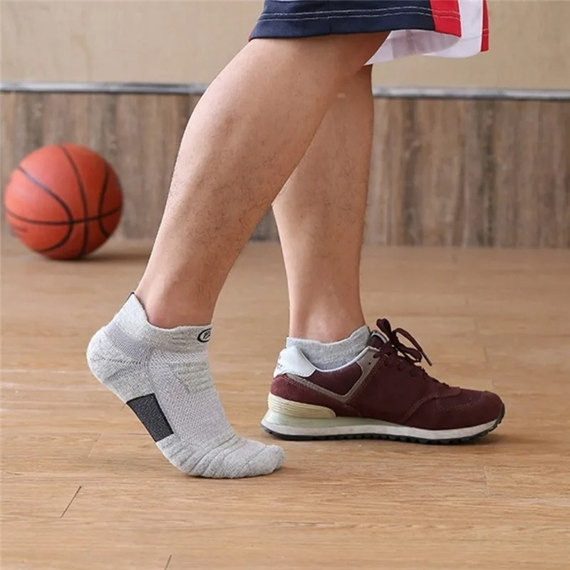 Men\'s Sports Towel Thick Basketball Sock Ankle Terry Winter Warm Solid Color Men Large Size Cotton Short Socks