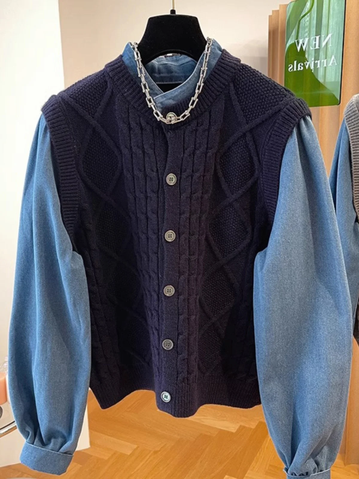 ファッション多用途ニットスプライシングデニムシャツセーター春秋フェイクツーピースカウボーイコートウエスタンスタイル長袖トップ