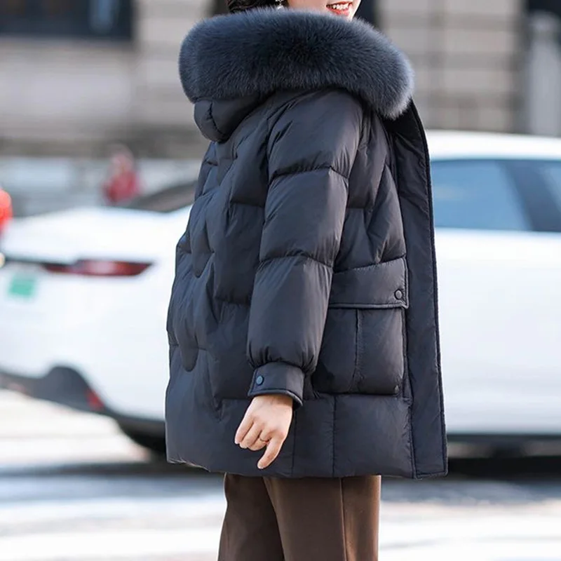 

Новая женская меховая куртка 2024 года