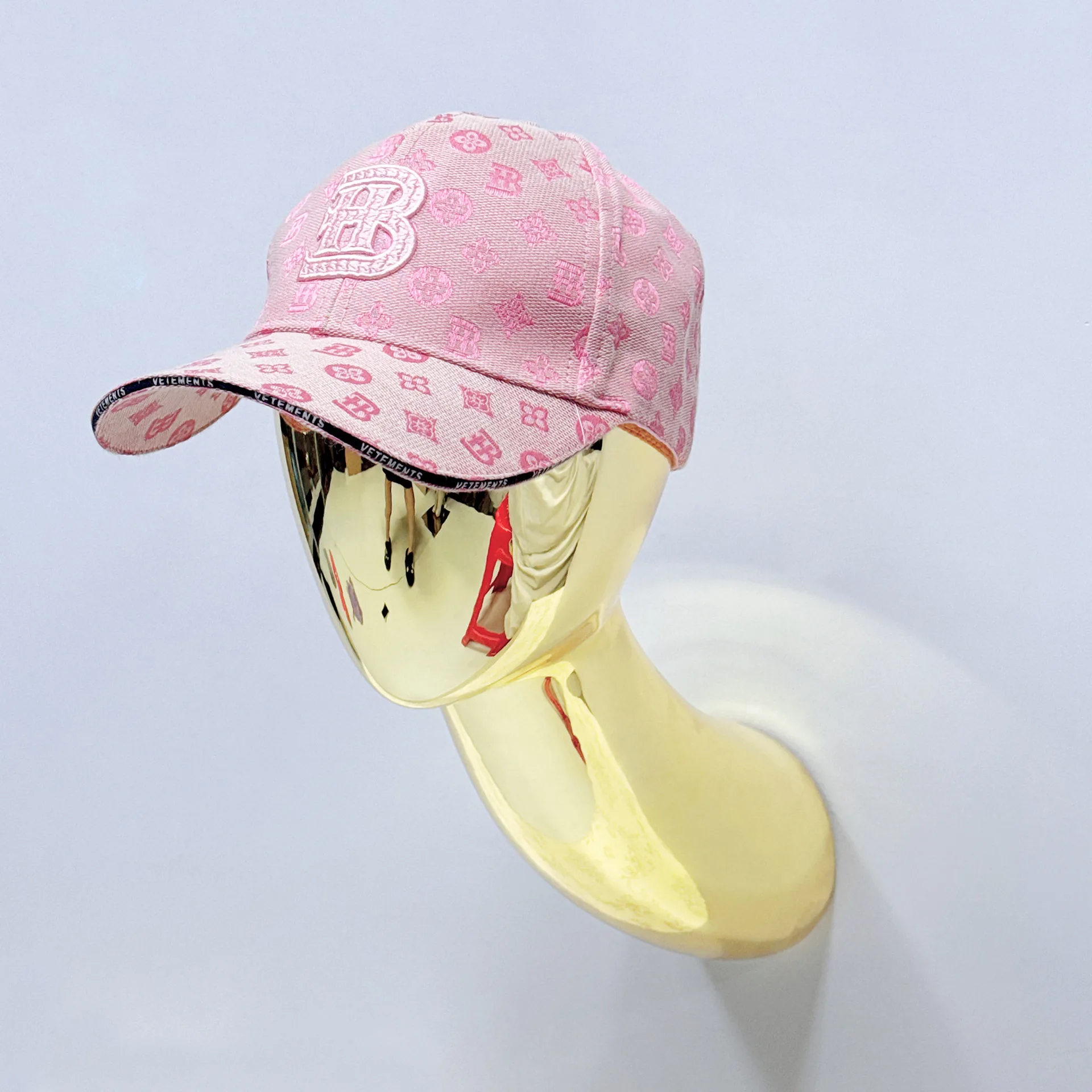 Wall-Mounted Wig & Hat Display Stand, Long-Neck Chrome-Plated Metal & FRP Mannequin Head, Wall-Hanging Hat Rack