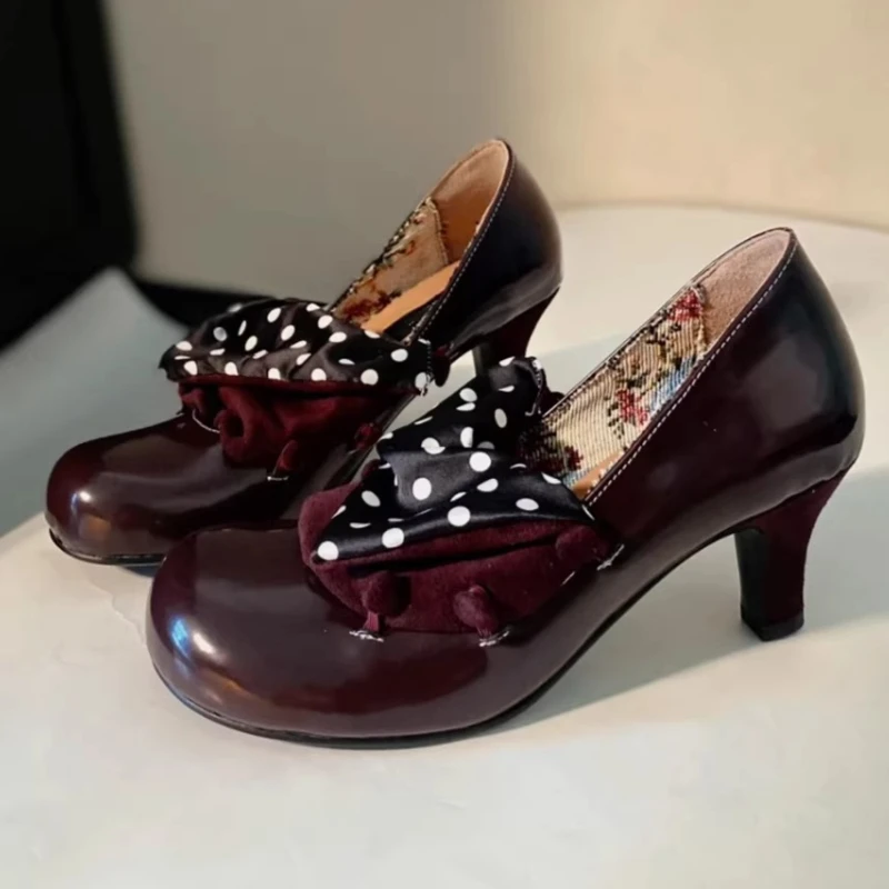 

Бордовые женские туфли-лодочки в стиле ретро, новинка, элегантный дизайн в горошек, женские модельные туфли на каблуке, удобные дизайнерские туфли в стиле Лолиты с круглым носком