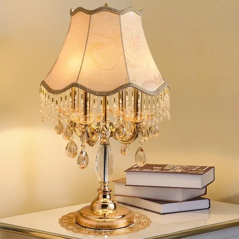 European style small luxury crystal table lamp, grand and high-end large living room French palace villa table lamp