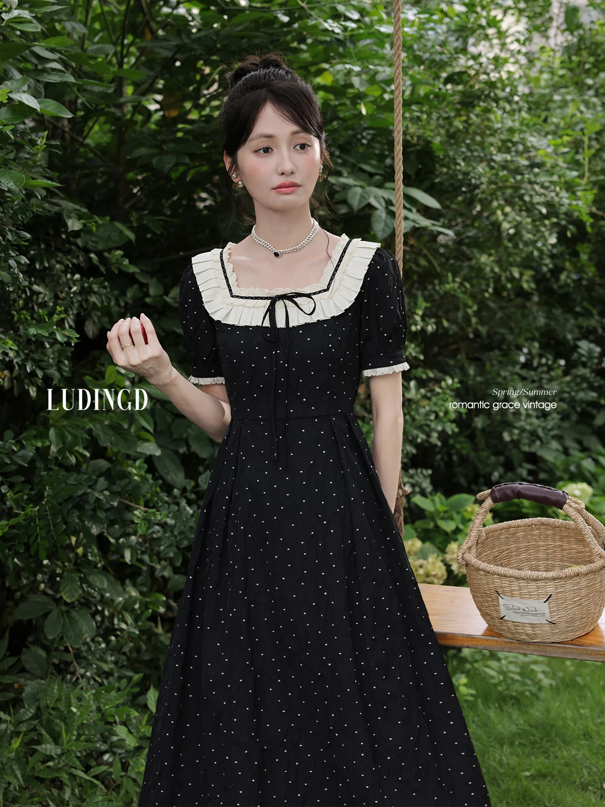 

ALXNAN Plus Size Black Dress Polka Dot Square Collar Lace Patchwork Puff Sleeve Long Dress Summer Party Holiday Clothing D11236