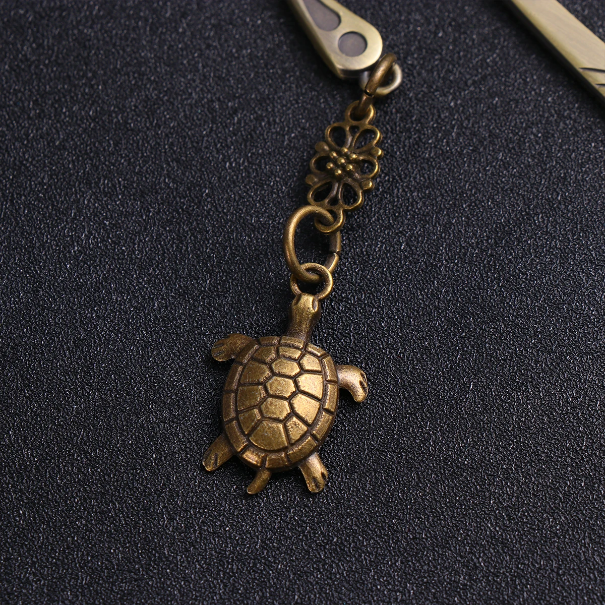 

1Pc Animal Pendant Metal Bookmark Creative Vintage Pattern Bookmark Stationery Supplies for Office School (Little Turtle Pendant