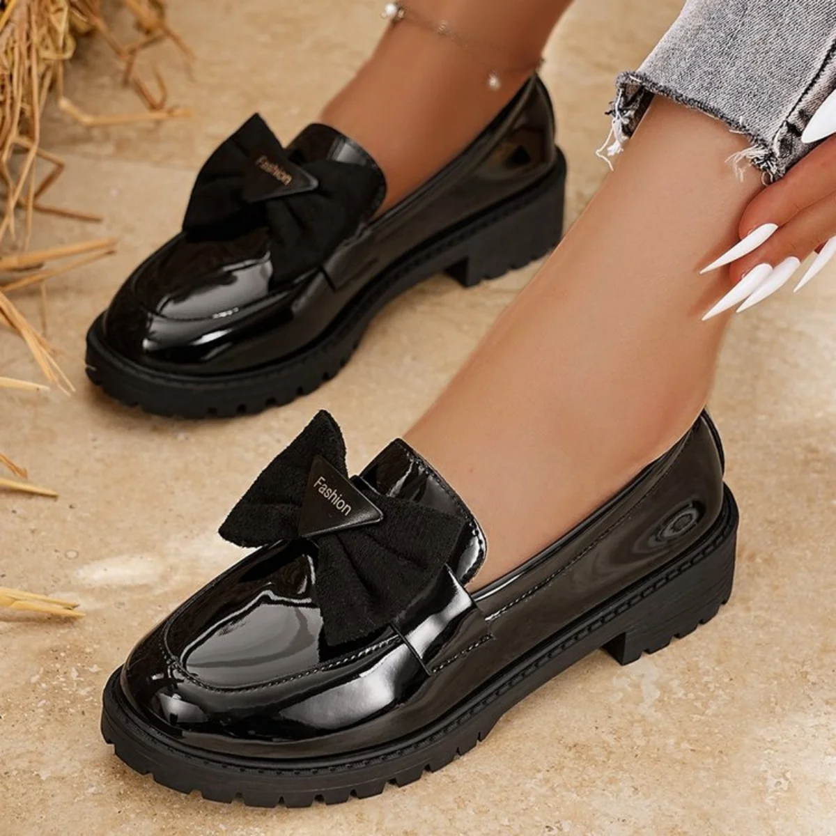 The Large-Sized Leather Loafers of the New Fashion in 2025 Are Durable, Multi-Functional and Fashionable