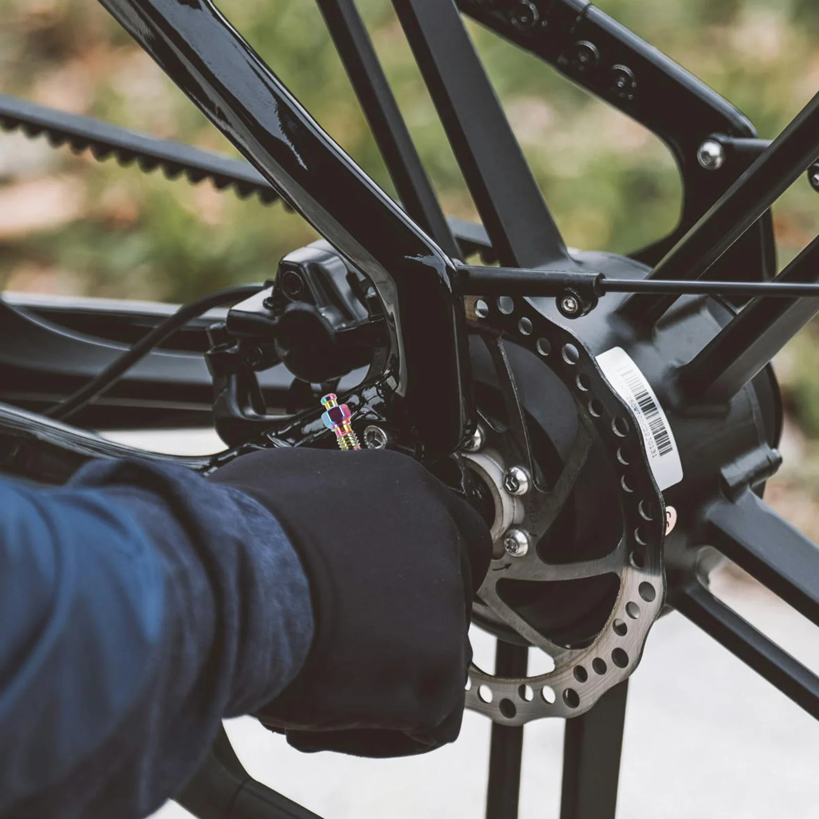 

High-Strength Bicycle Brake Bleeder Screw Set Easy Install Cap Prevents Debris Fits Bikes Motorcycles Smooth