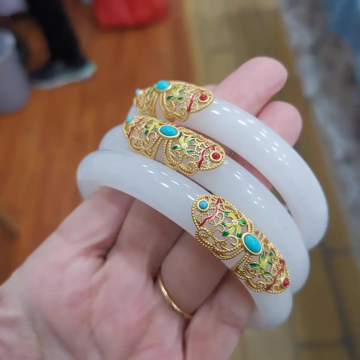 Natural Xinjiang Hetian white jade bracelet gold silk jade enamel inlaid retro luxury bracelet women's mother gift