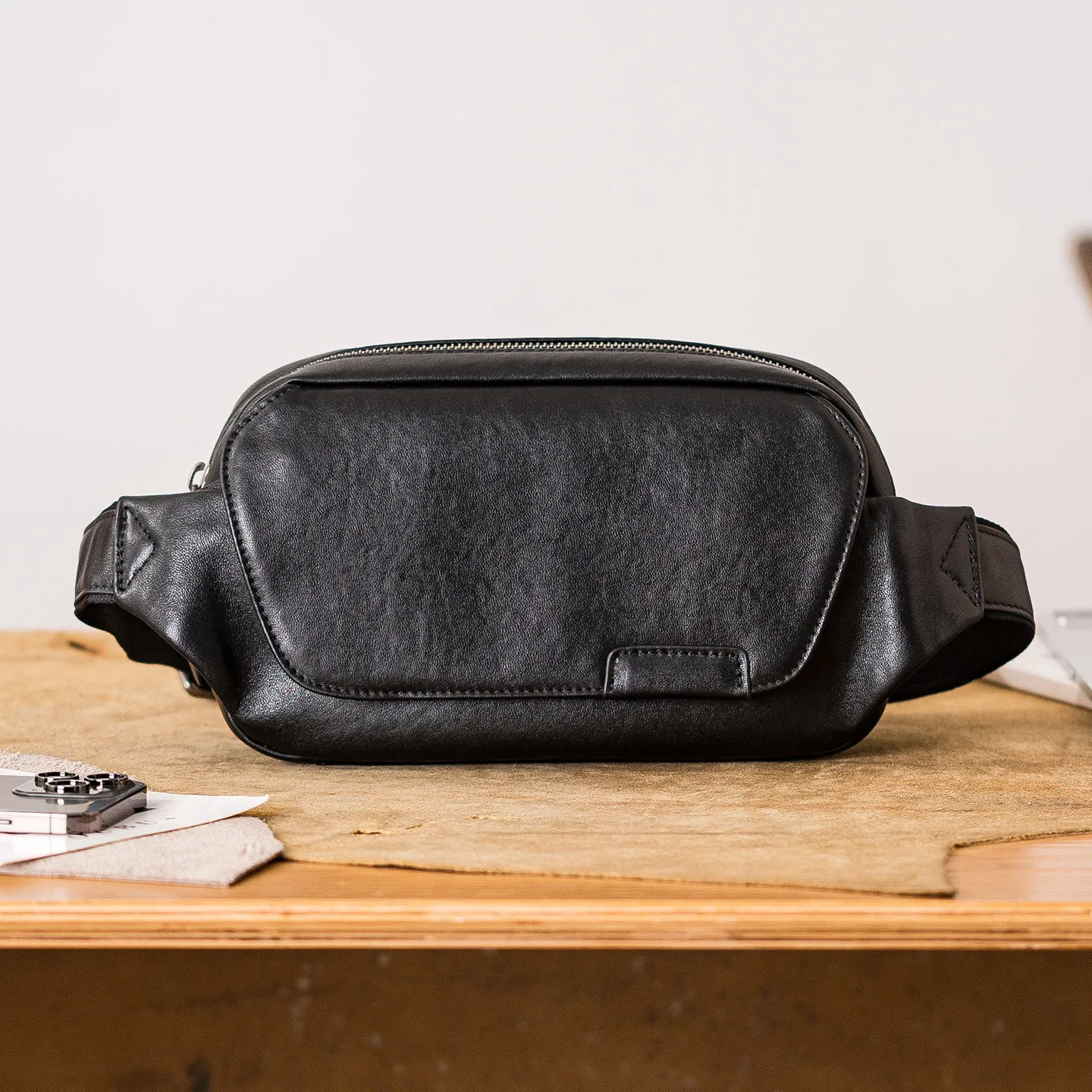 outdoor daily luxury handmade high quality genuine leather men's chest bag simple casual real cow leather small crossbody bag