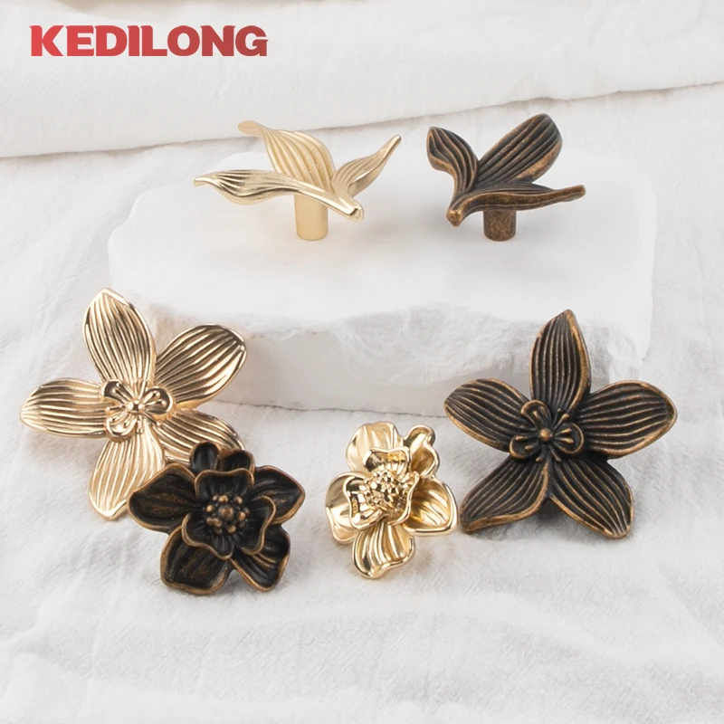 KEDLO moderner minimalistischer blumenförmiger Zinklegierungsgriff für Küchenschränke, goldener Knopf, Schubladengriff in antikem Messing. – Detail 14