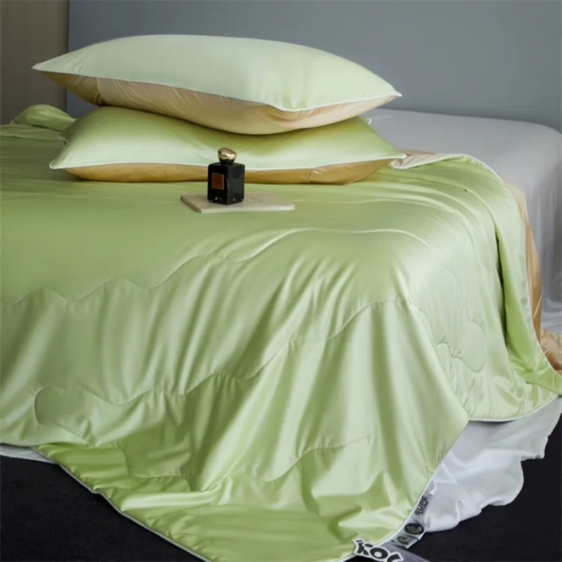 

Ice Muscle Polyamide Antibacterial Satin Cooling Quilt for Summer Cooling Blanket Breathable Washable Without Pillowcase