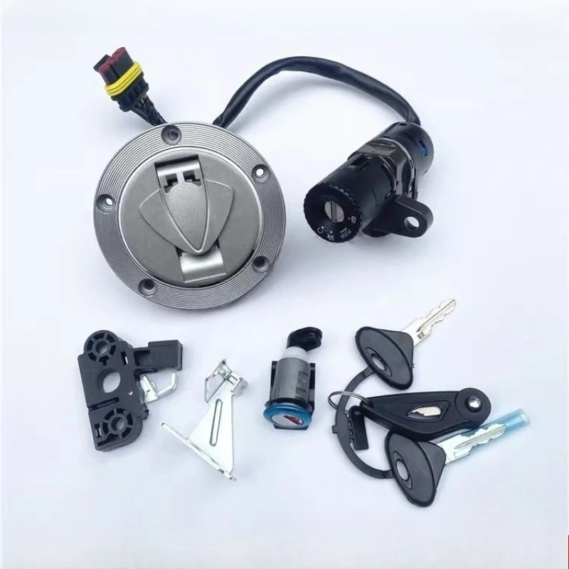 

Комплект замков зажигания, крышки бензобака и сиденья с ключами для Benelli BJ500-6A/BJ502C