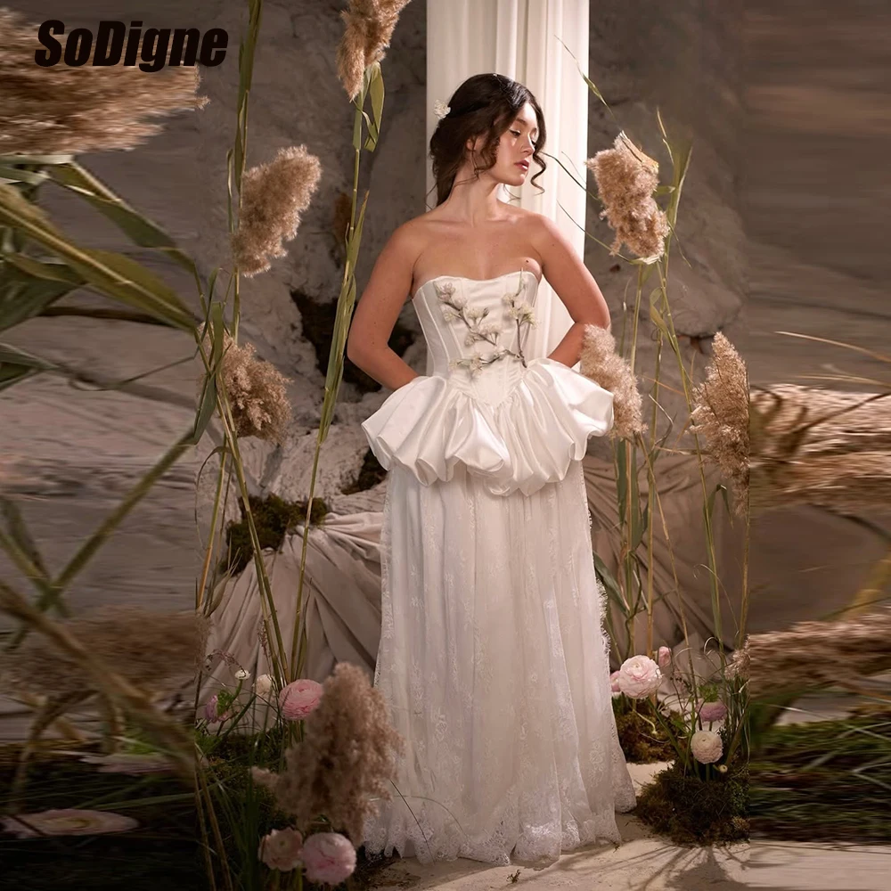 

SoDigne Lace/Satin Wedding Dresses ﻿Strapless Sleeveless Bridal Dress Beach Long Wedding Gown Robe De Mairee ﻿Customized
