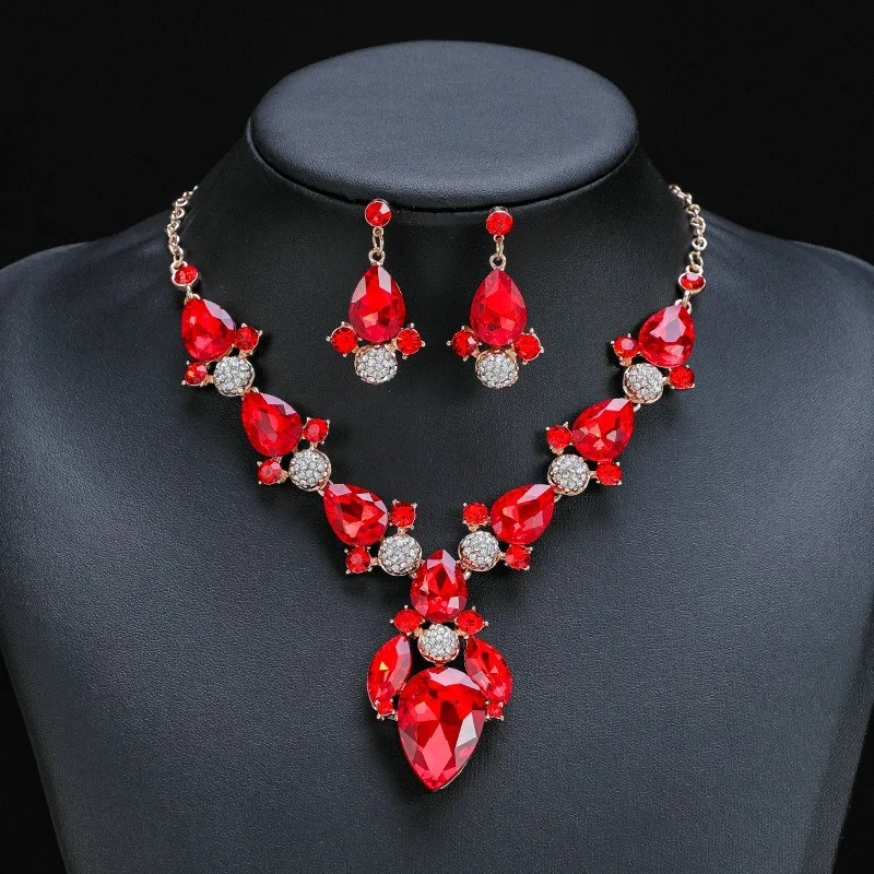 3-teiliges, luxuriöses und übertriebenes Retro-Stil-Damen-Halsketten- und Ohrring-Set aus Legierung für Brautpartys und Abendessen mit Schmuck