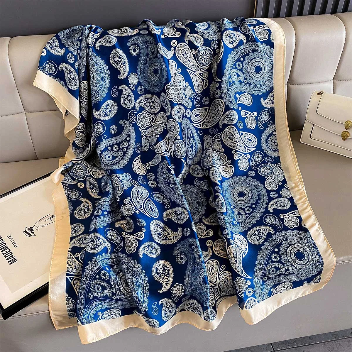 

2025 Korean Version New Classic Paisley Print Spring Summer Travel Sun Protection Beach Scarf Printed Shawl Fashion Wrap Bandana