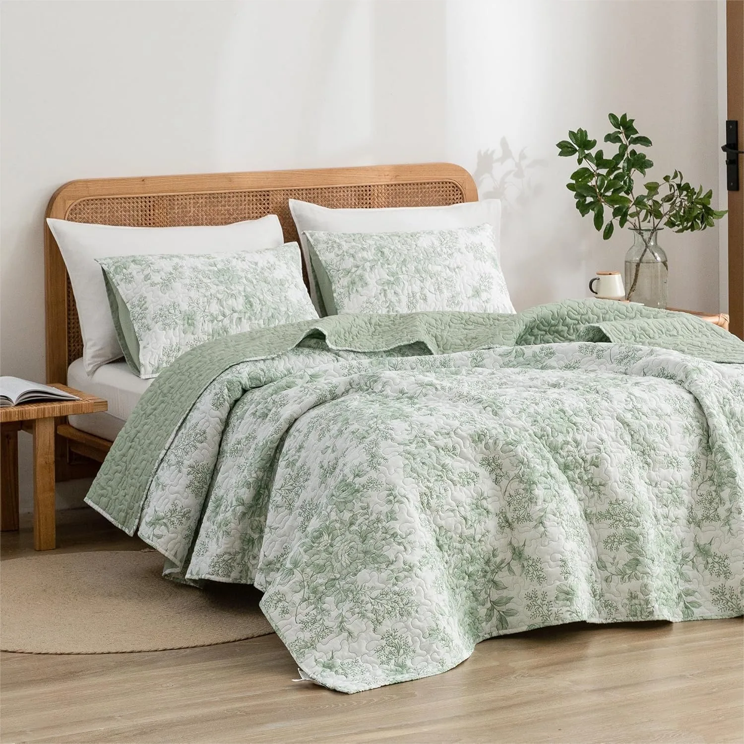 

Spring Fresh Quilt, Sage Green Floral Bedspread Queen Size, 3 Piece Cotton Vintage Farmhouse Bedding Set, Machine Washable