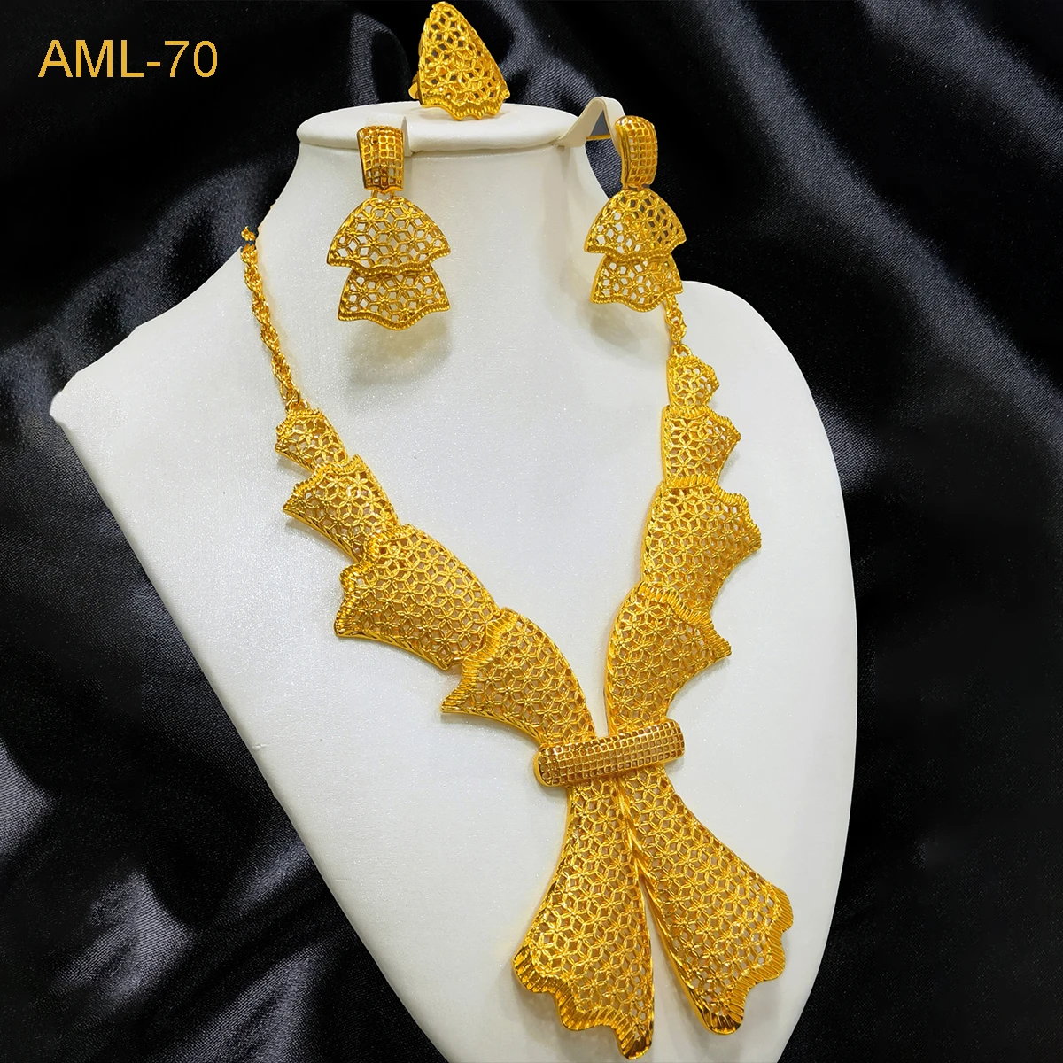 New Dubai 24k Gold Plated Jewelry Sets For Women Indian Wedding Large Necklace Earrings Ring Sets Arabic Bridal Banquet Gifts