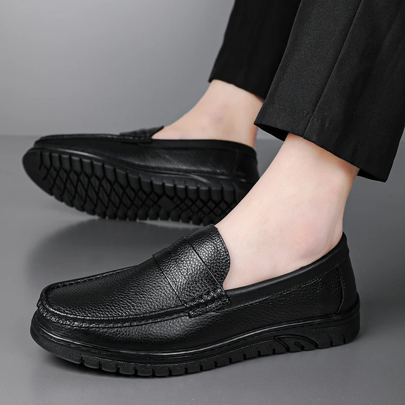 

New 2026 Men Driving Shoes Soft Faux Leather Moccasins Breathable Casual Loafers Office Outdoor Walking Sneakers Non-slip Soles