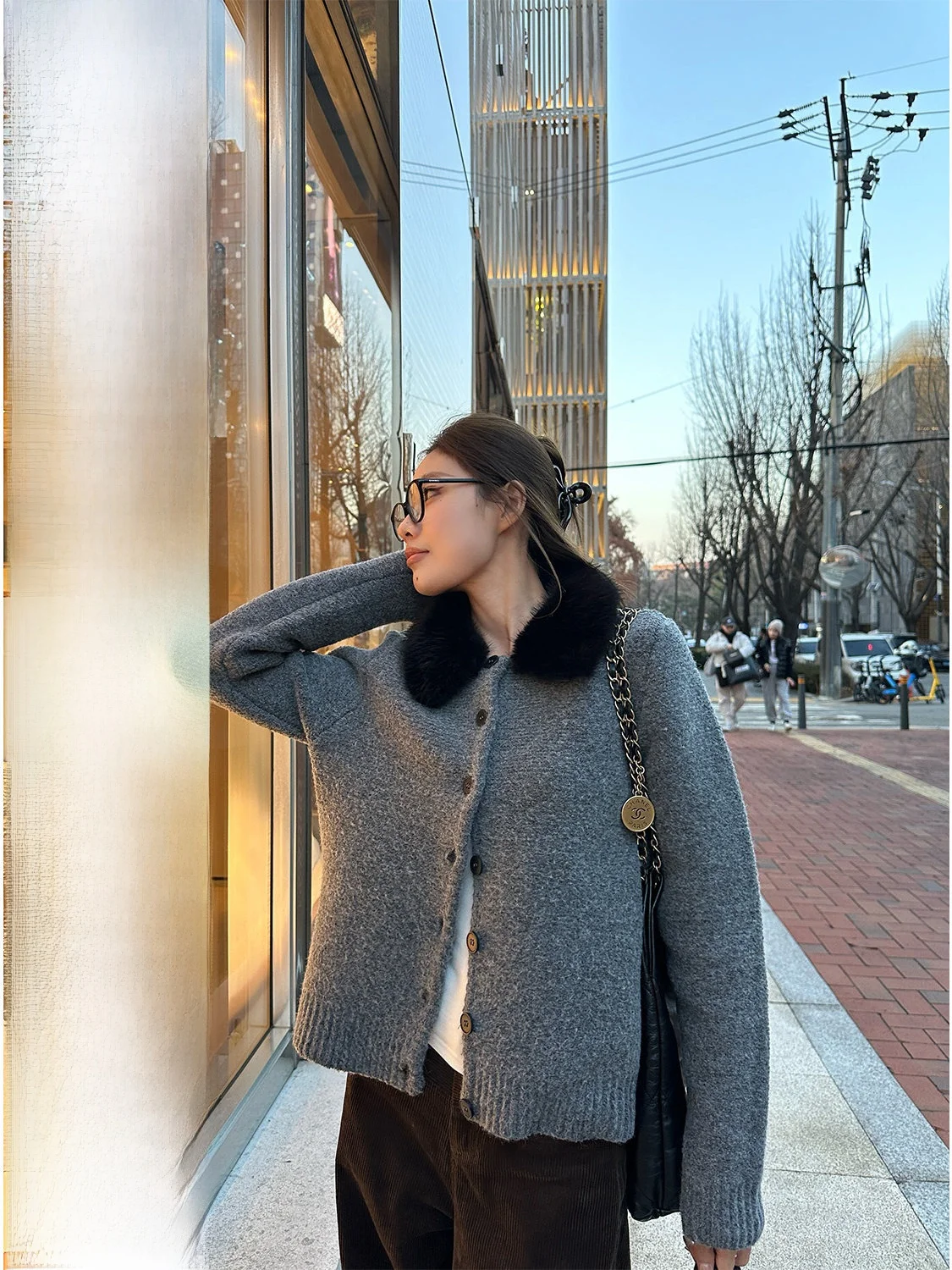 

D YANGJUN Winter 2026 Women's Knitted Cardigan Sweater Coat Detachable Fur Collar Casual Style Long Sleeve Loose Fit Online E...