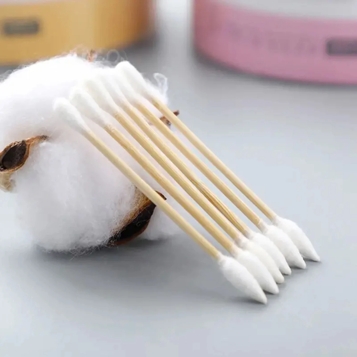 ผ้าฝ้ายล้างเครื่องสําอางขนตาแบบใช้แล้วทิ้ง - เครื่องมือทําความสะอาดหู 500 ชิ้นและไม้กายสิทธิ์ทําความสะอาดที่ทนทานสําหรับการใช้งานที่แม่นยํา