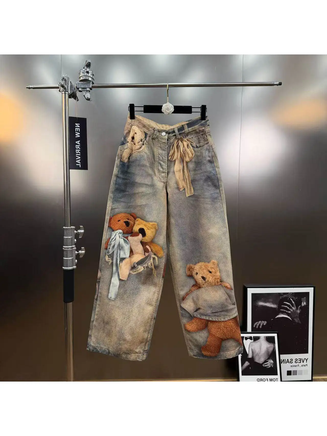 

Джинсы с высокой талией и прямым кроем, с принтом в стиле ретро-мультфильма с медведем, модные уличные джинсовые брюки, женские свободные джинсы со средней эластичностью