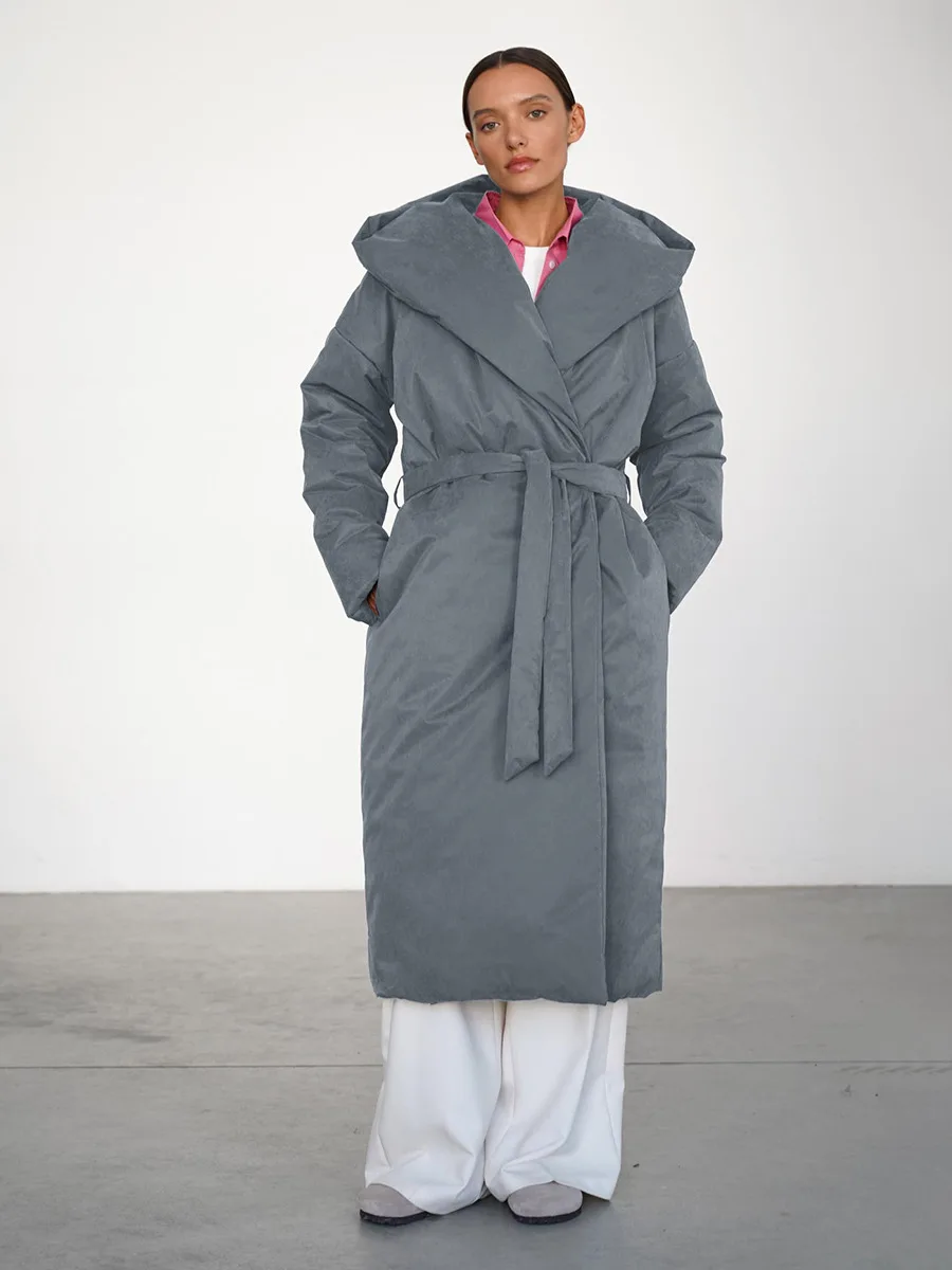 معطف نسائي شتوي جديد لعام 2025 بقلنسوة طويل سميك دافئ من القطن سترة منتفخة معطف نسائي مقاوم للماء معاطف الشارع للركاب