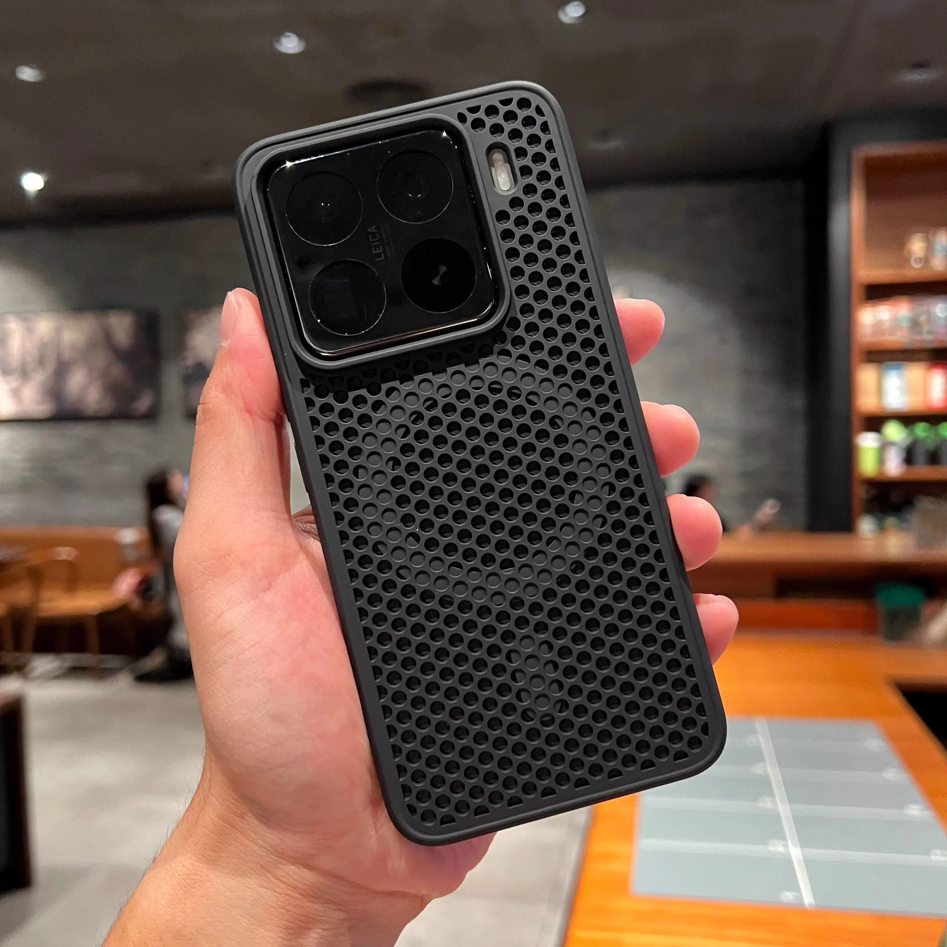 

Heat Dissipation Magnetic Case For Xiaomi 17 Pro Max Honeycomb Vent Hole Wireless Charging Cover Shockproof Hard Back Shell