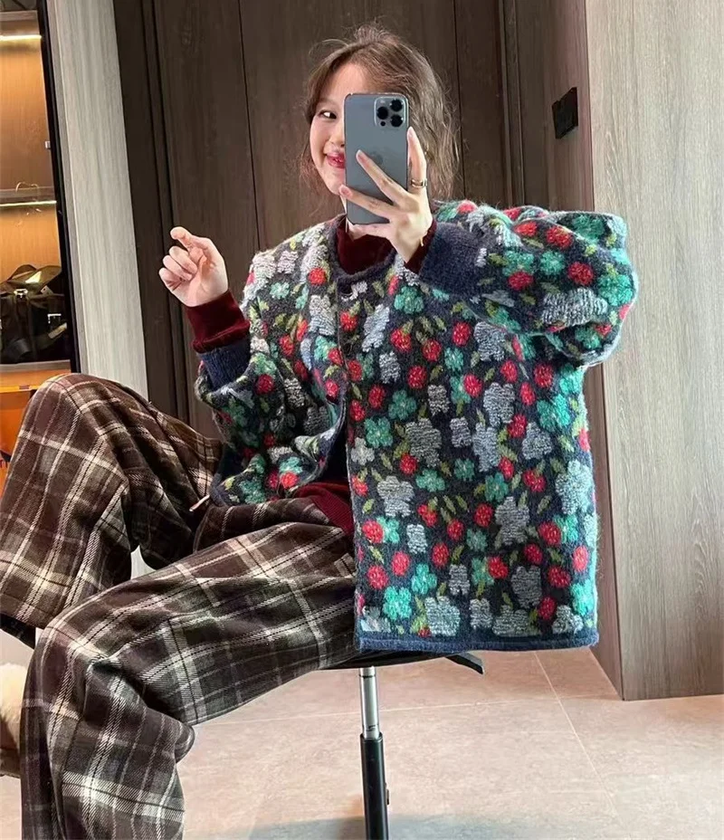 

Vintage Loose and Versatile Knitted Sweater Jacket for Women Autumn Spring Jacquard Design Cardigan Tops F629