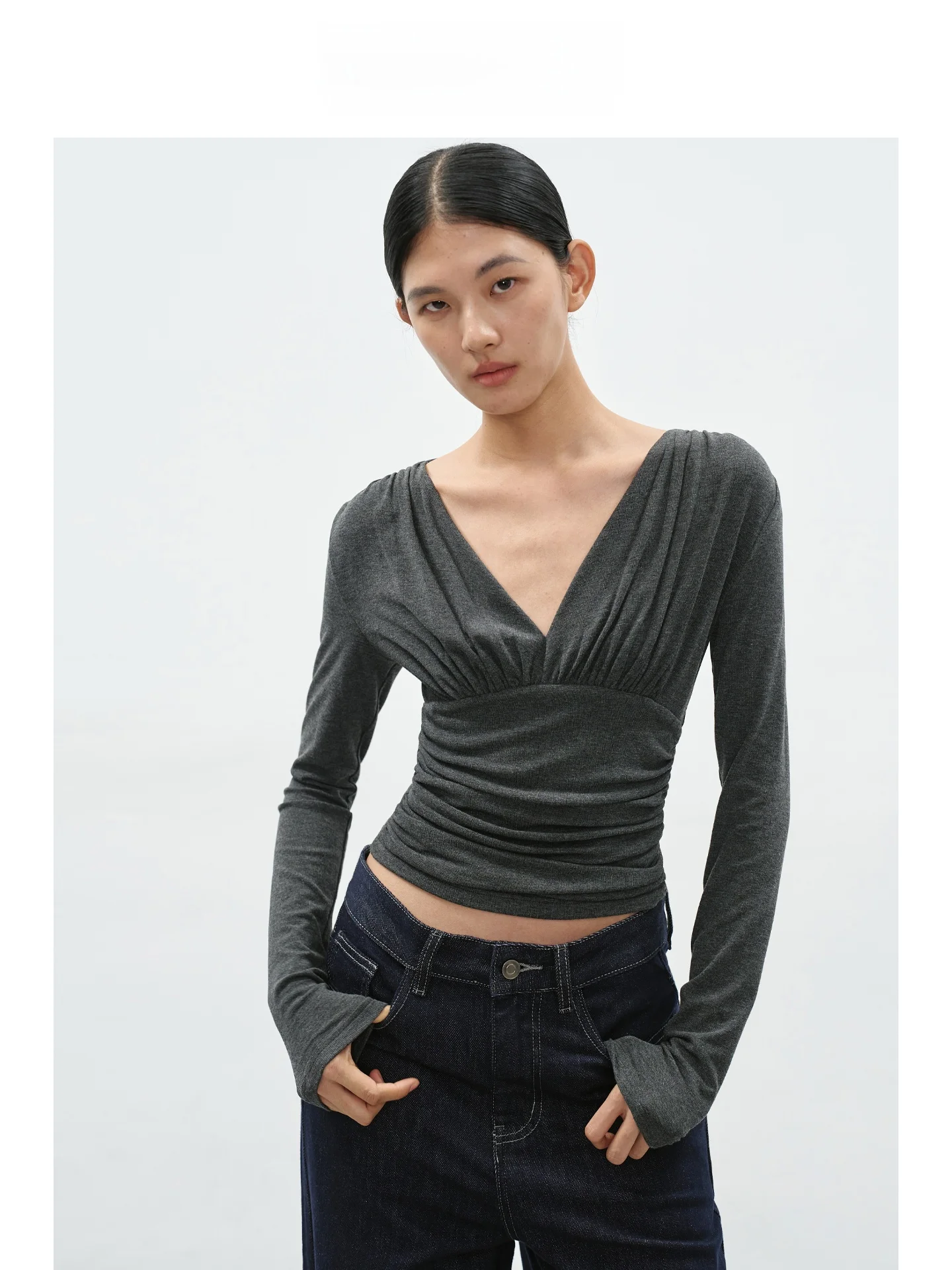 

Женская приталенная футболка EIGHTHMONTH с длинным рукавом, глубоким V-образным вырезом, утягивающим эффектом на талии, повседневный стиль, производство Китай