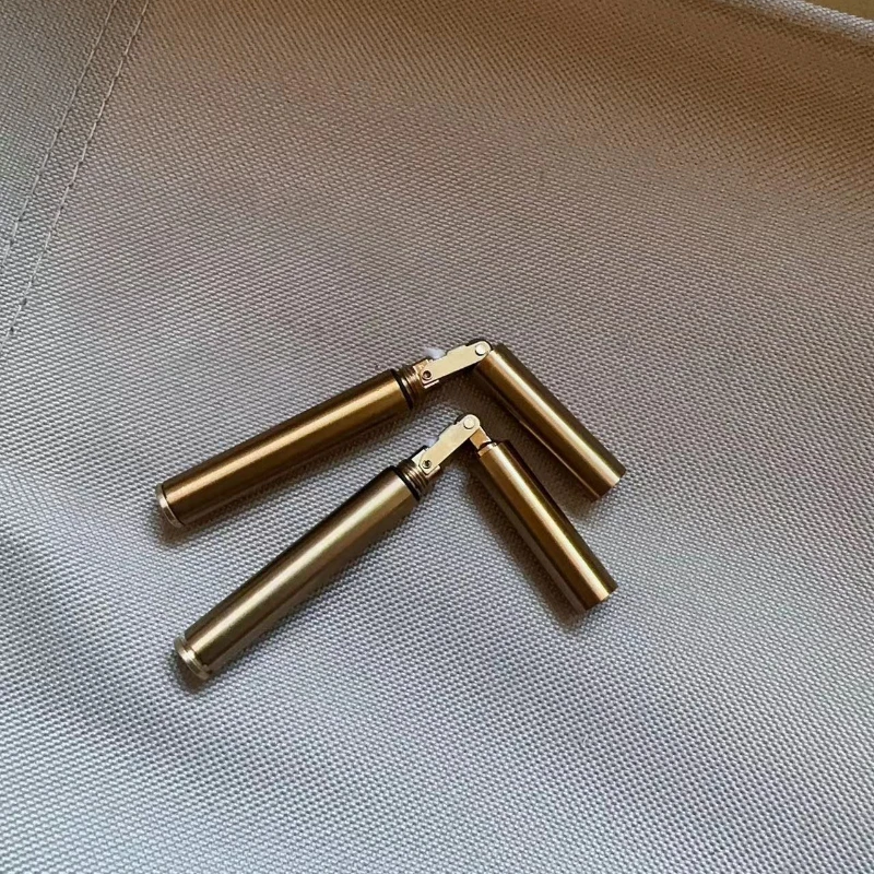 Briquet à kérosène en cuivre créatif inhabituel, briquet à meule rétro Dahchaku, pliable et portable, cadeau exquis pour homme