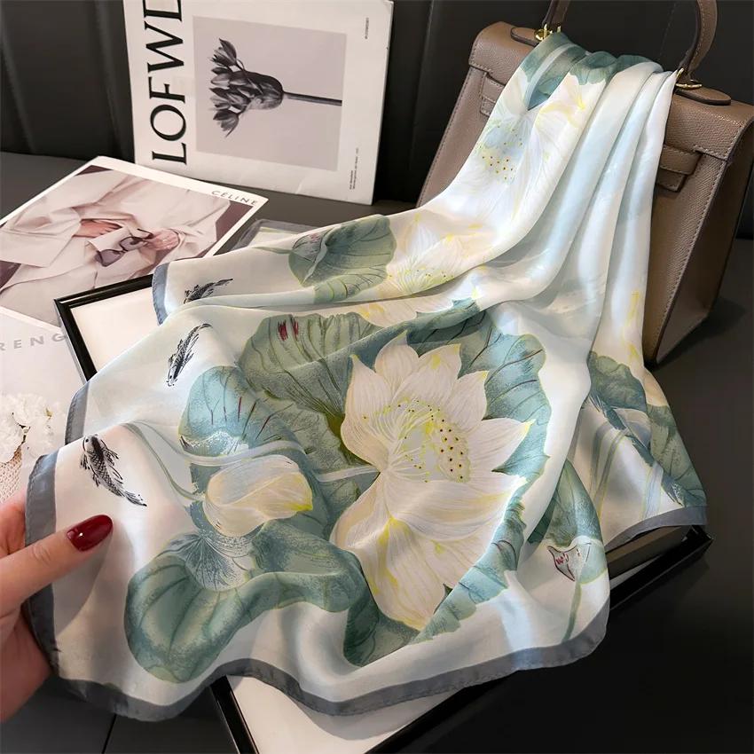 Sciarpa per la testa in raso di seta di lusso per le donne Stampa fazzoletto Sciarpe al collo Scialli quadrati da 70 cm e sciarpe Wrpas per le signore