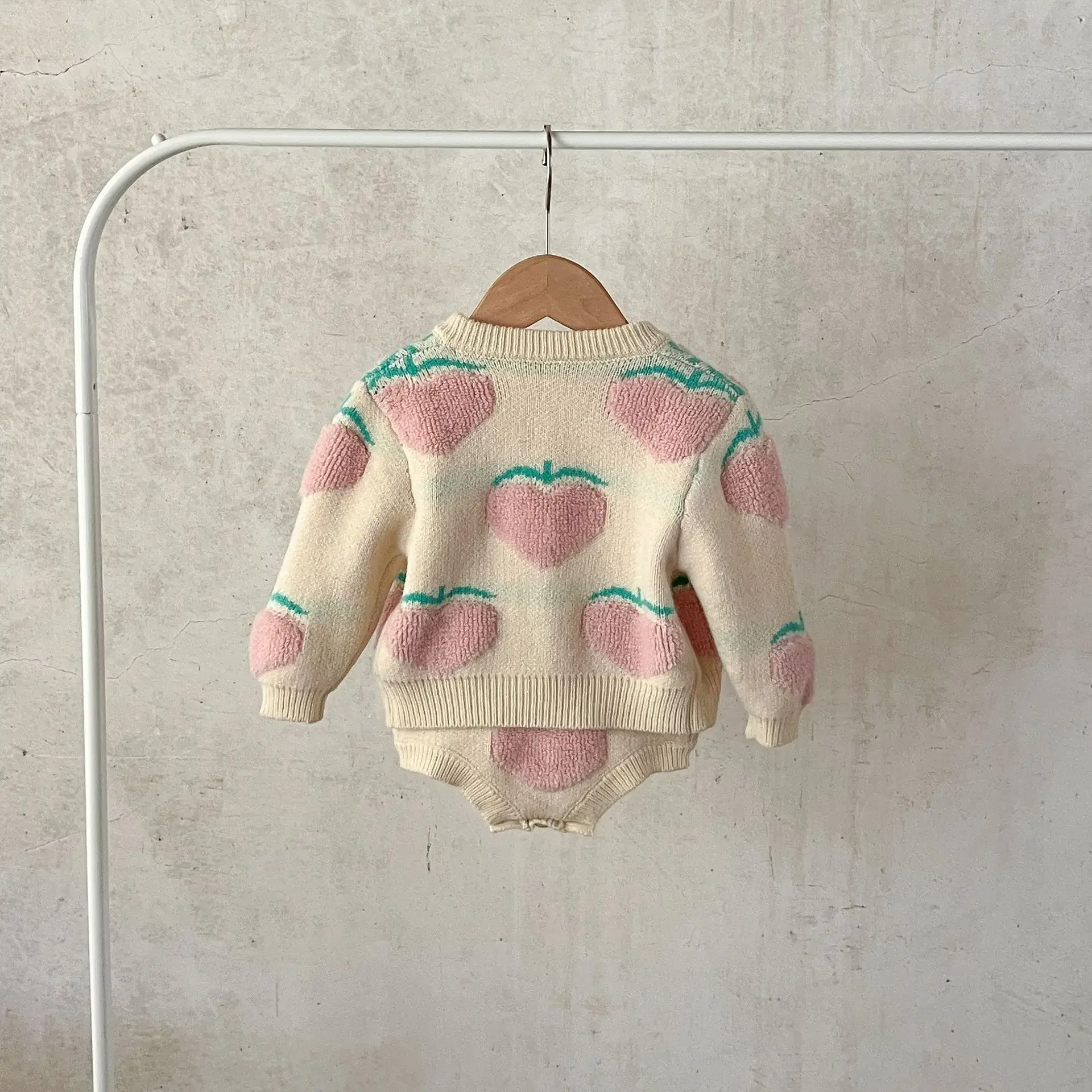 2023 Winter New in Infant Baby Girls Full Sleeve Peach Embroidery Top Knitted Coat Overalls Ruffles Lace Shirts Kids Clothing