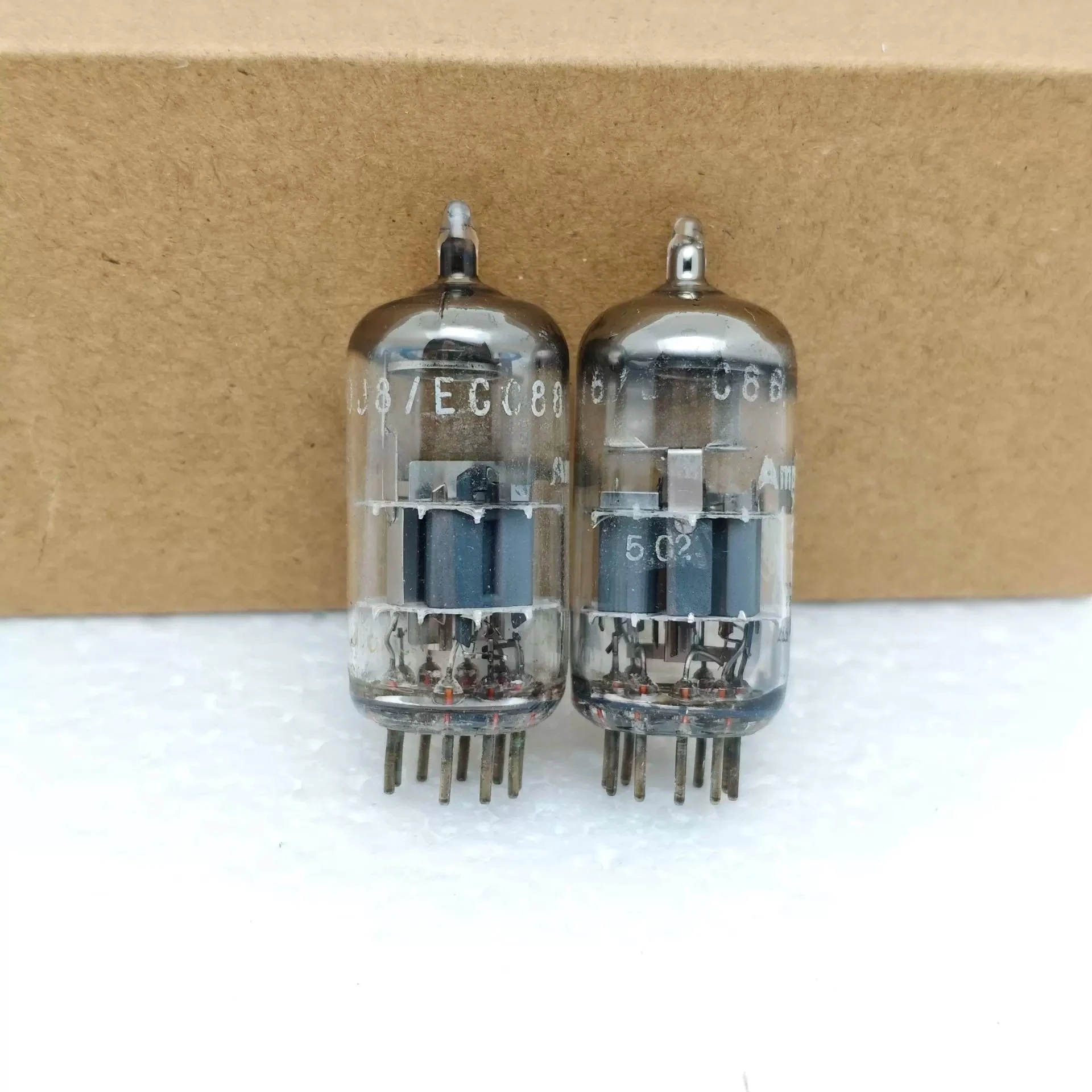 2Pcs NOS Dutch ECC88/6DJ8 Vacuum Tube – Drop-in Replacement for 6922/E88CC/6N11, HiFi Audio Preamp & Tube Amp Upgrade