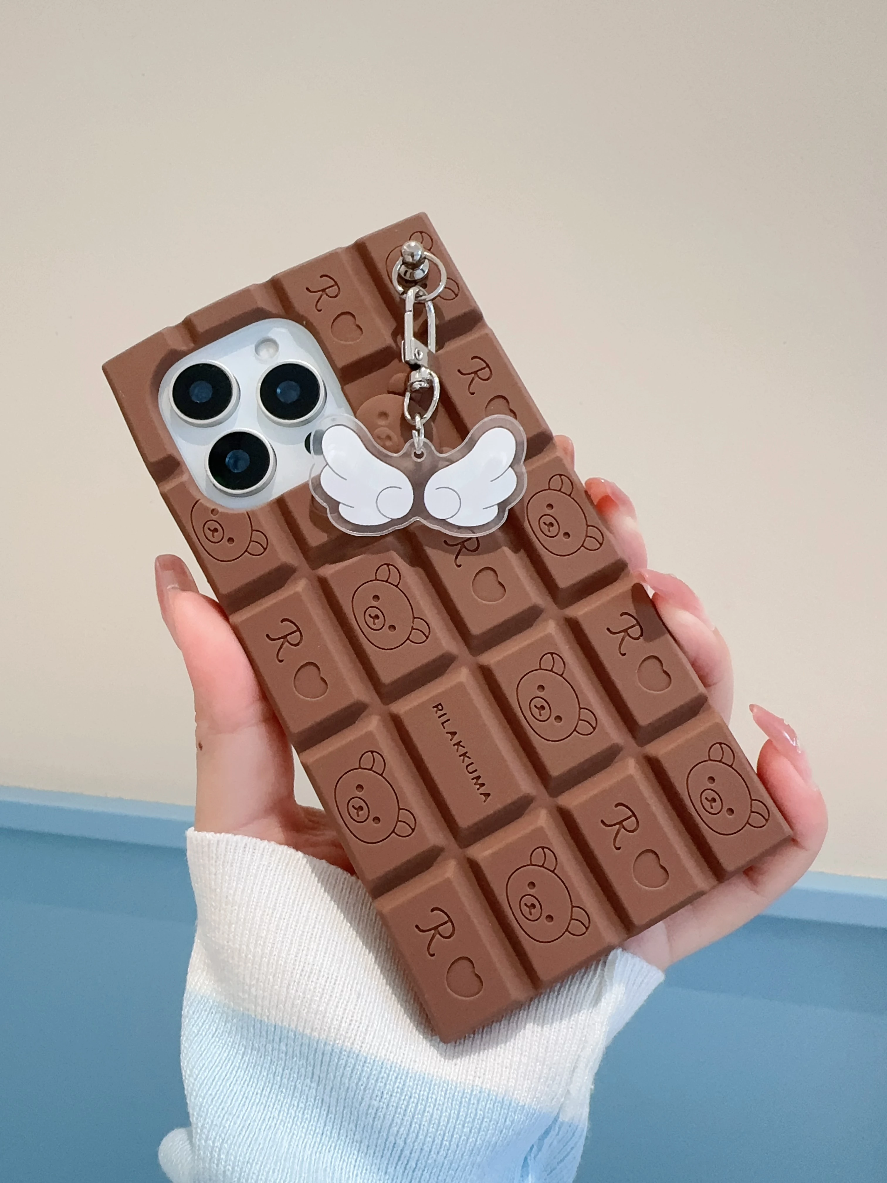 آيفون 16 15 14 13 12 11 برو ماكس 16 برو ماكس سو لطيف الجناح مفتاح سلسلة الكرتون Rilakkuma ثلاثية الأبعاد الشوكولاته غطاء