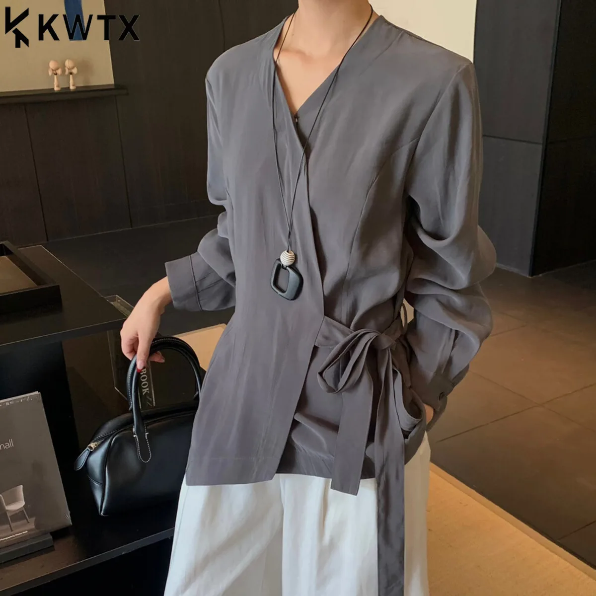 

KWTX женская приталенная блузка с v-образным вырезом нестандартной формы на шнуровке на талии повседневная элегантная шикарная удобная высококачественная премиум-класса SS25