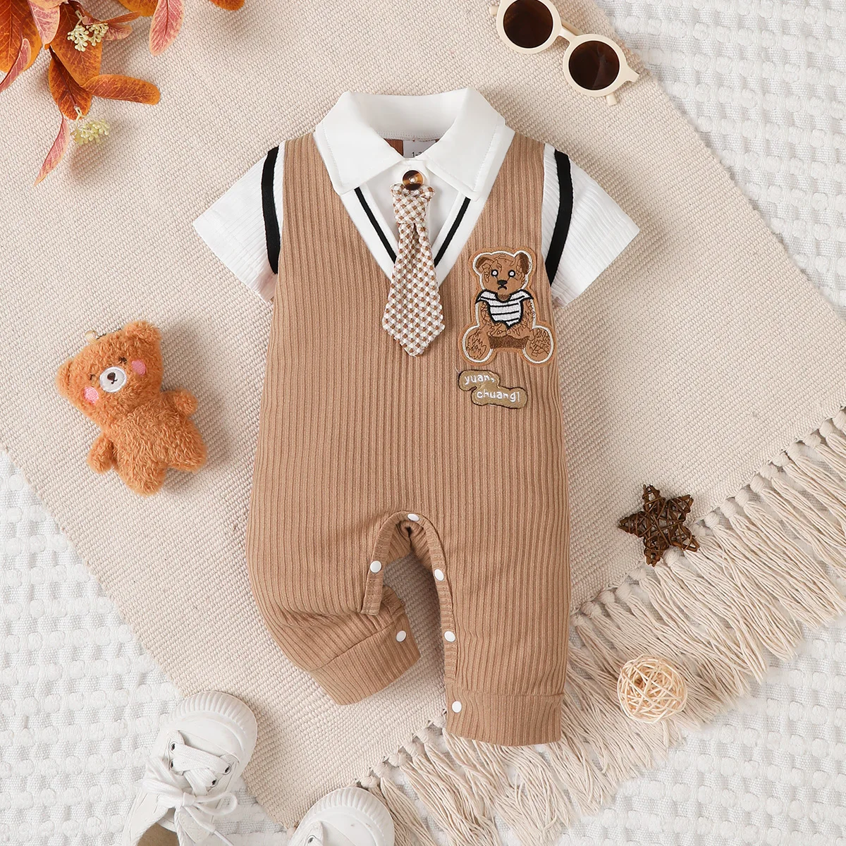 0–18 Monate Baby-Jungen-Overall mit Kragen, Cartoon-Teddybär, kurzer brauner Overall für Geburtstagsfeier, kleiner Gentleman-Overall