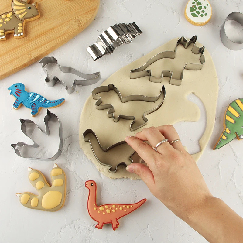 12PCS Dinosaur kitchen dough cutter metal cookie cutter fondant biscuit cake mold